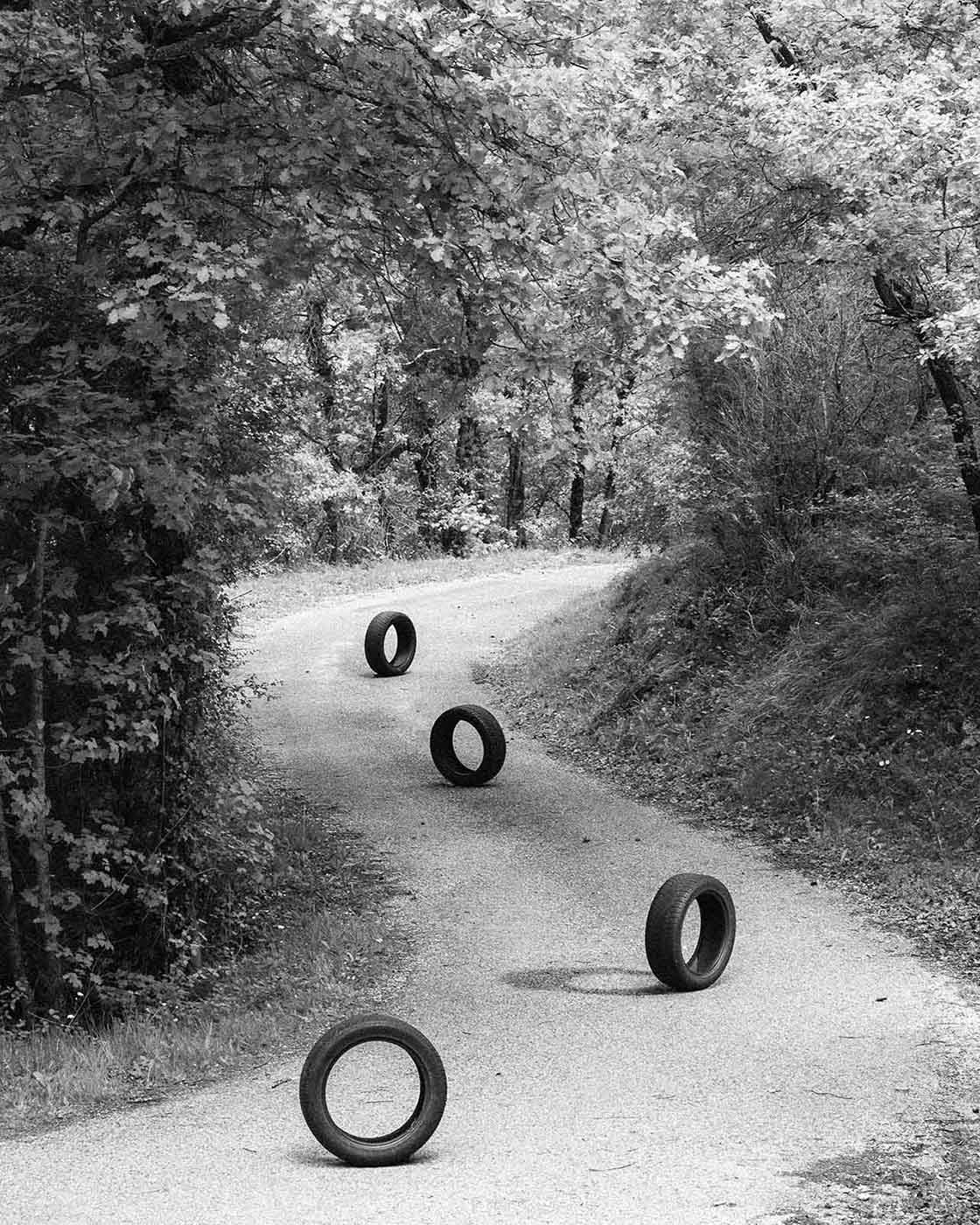 Rolling tires 